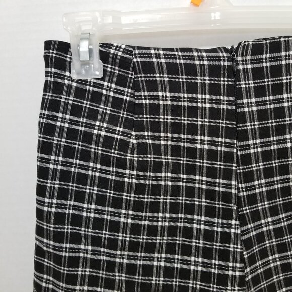 Altar'd State skort Medium Bonnie plaid button accent mini stretch - Picture 9 of 16